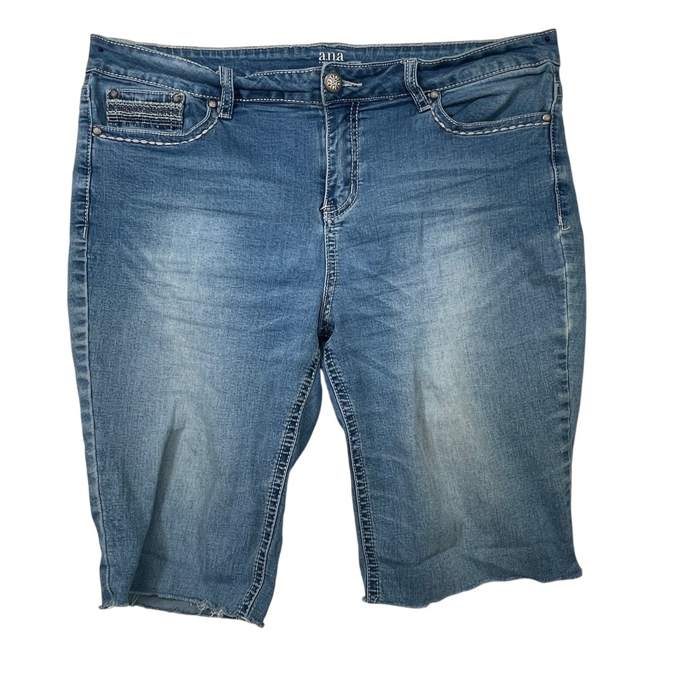 ana A New‎ Approach Women's Blue Denim Bermuda Shorts Embellished Size 16